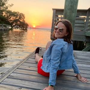 Meet your Posher, Hally